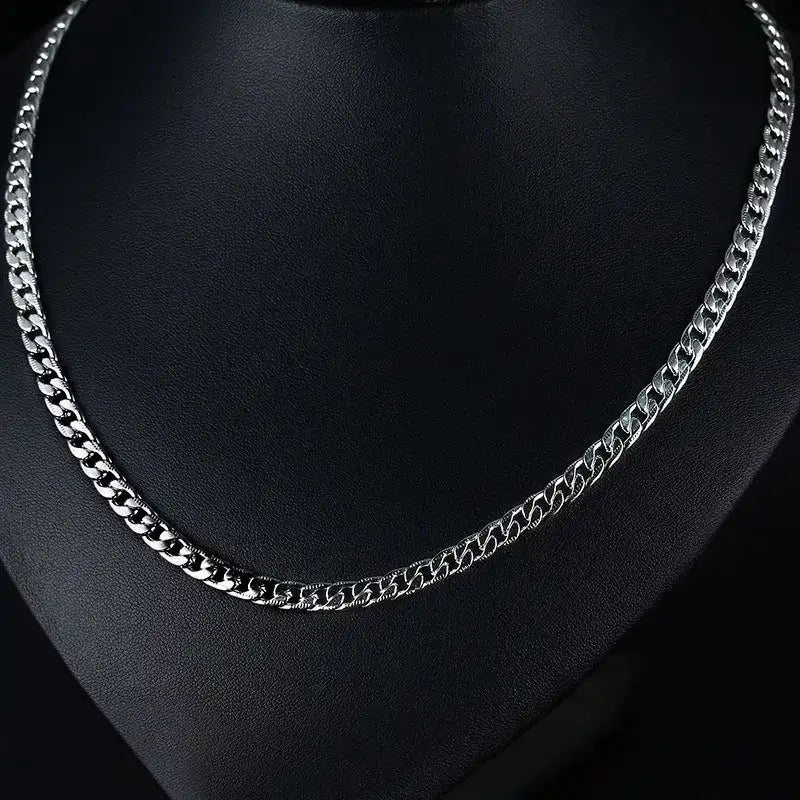 Collar Elegance