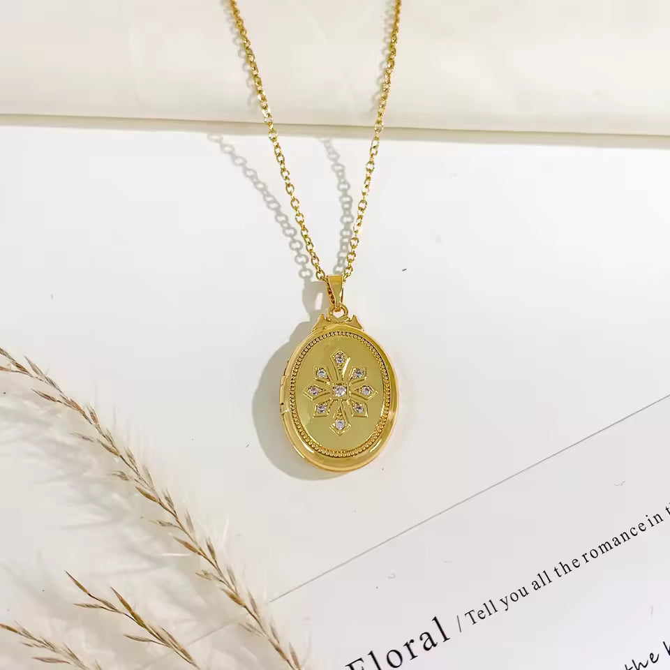 Collar Saint